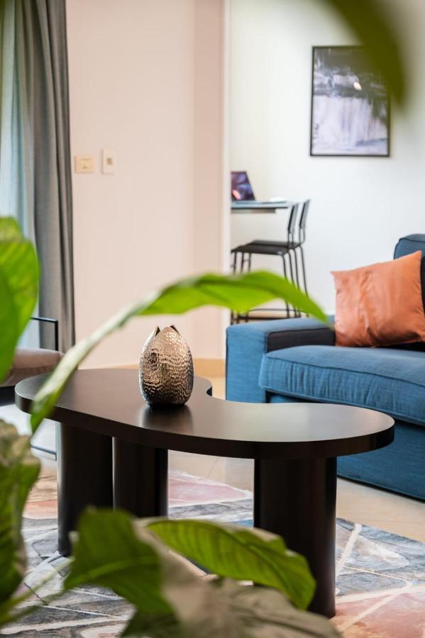 Distinct & Decent 2 Bdr Apt Steps From Nightlife And Airport Kairo Exterior foto