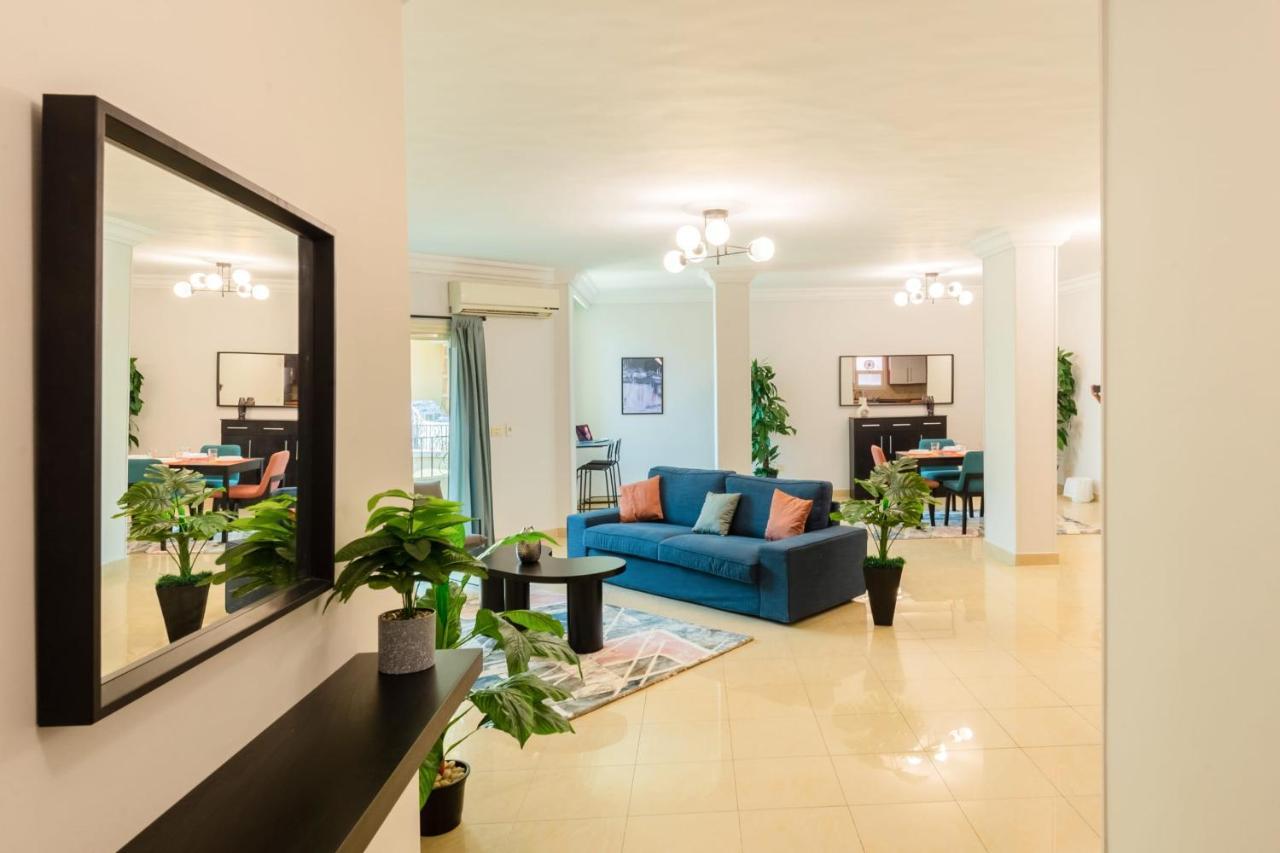 Distinct & Decent 2 Bdr Apt Steps From Nightlife And Airport Kairo Exterior foto