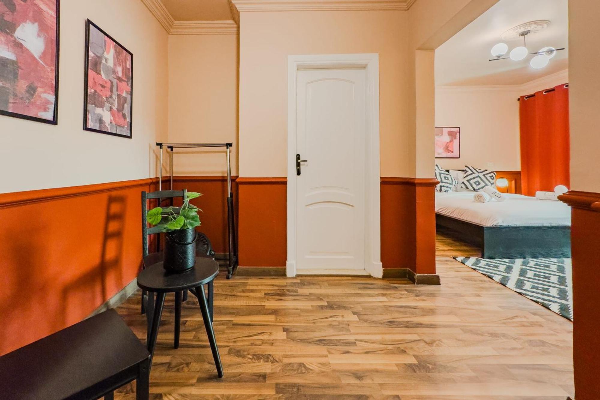 Distinct & Decent 2 Bdr Apt Steps From Nightlife And Airport Kairo Exterior foto