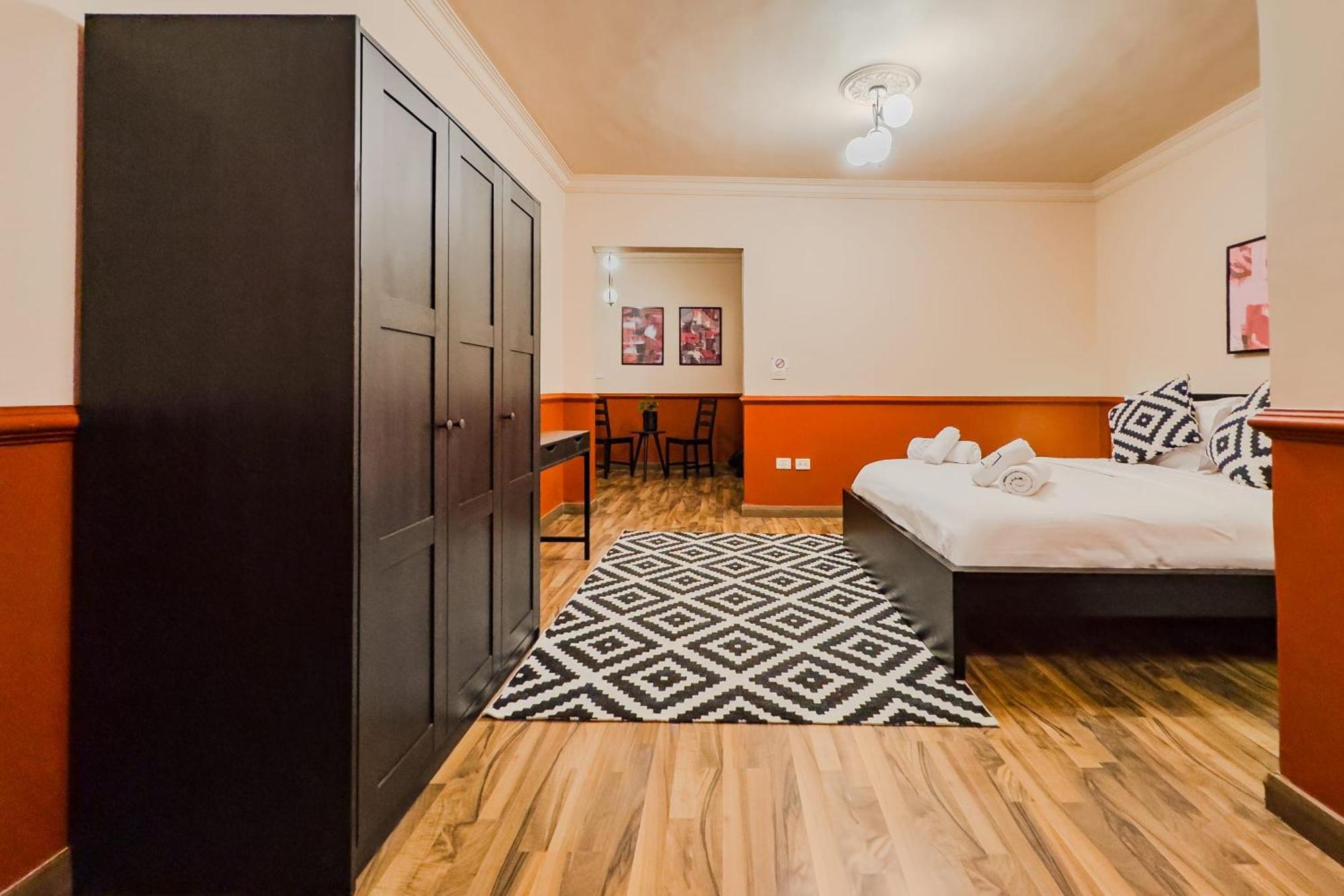 Distinct & Decent 2 Bdr Apt Steps From Nightlife And Airport Kairo Exterior foto